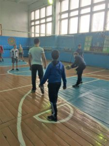 товарищеская  встреча по волейболу с  девушками и юношами ООШ п. Кошелёвка
